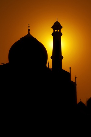 Dusk at the Taj Mahal, Agra, Indiaの写真素材
