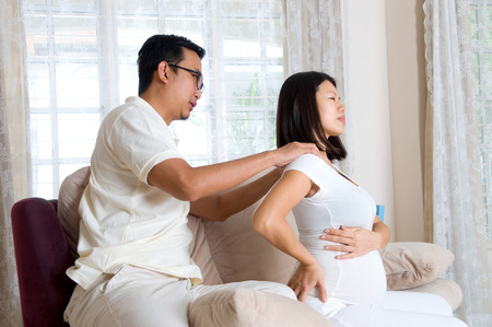 Asian Man Massage For Her Wife Who Suffer Shoulder Pain Lizenzfreie Bilder Und Fotos Asian Man Massage For Her Wife Who Suffer Shoulder Pain Lizenzfreie Bilder Und Fotos