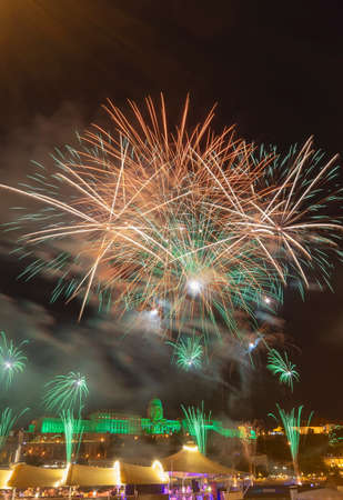 Hungarian National Holiday St. Stephen's Day fireworks with Buda castle in the background, Budapestの写真素材