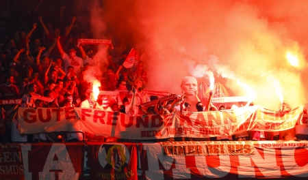 MUNICH, May 19 - Supporters of Bayern light fire during FC Bayern Munich vs. Chelsea FC UEFA Champions League Final game at Allianz Arena on May 19, 2012 in Munich, Germany.のeditorial素材