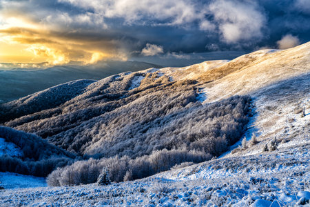 Stunning winter view of the mountains. Szeroki Wierch, Bieszczady National Park, the Carpathians, Poland.の写真素材