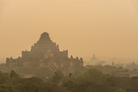 Dhammayangyi temple The biggest Temple in Bagan before sunrise, Myanmarの写真素材