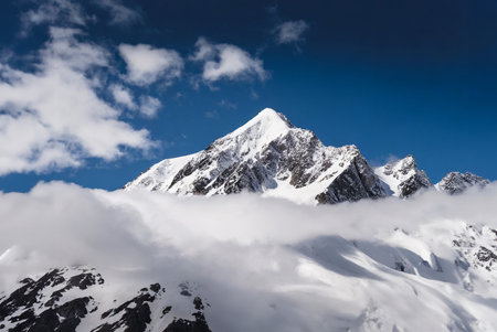 Mountain peak in Himalaya, Annapurna Circuit, Nepalの写真素材