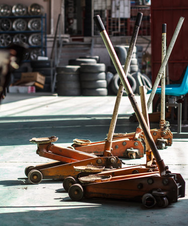 Lifting jack Red hydraulicの写真素材