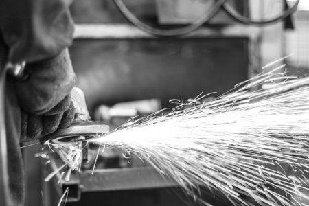 The Flame sparks with wind grinder Change the swaying back and forth all the time.