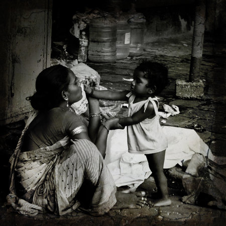 Poverty,People,Child,Mother,India,Illness,Grief,Street Child,Black And White,Family,Homelessness,Women,Black Color,Famine,Single Mother,Street,Adult,Asia,Charity and Relief Work,Concepts,Cute,Emigration and Immigration,Hopelessness,Lifestyles,Loss,One Parのeditorial素材