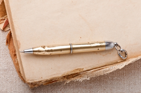 old book and penの写真素材