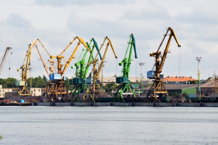 port cranes lowered the boom  in portのeditorial素材