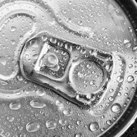 wet aluminium can with drink, close-up of topの写真素材