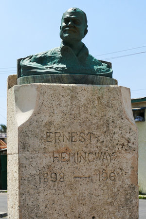 Bronze memorial by the ocean, erected in the 60s in tribute to the American writer Hemingway.のeditorial素材