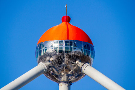 Orange cap on the atomium at the initiative of the association â€œTe Gek!?â€ which aims to...