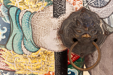 chinese style grip door in thai templeのeditorial素材