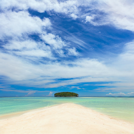 Real Tropical Island with clear water and white sand beach, holiday break, nobody, big sizeの写真素材