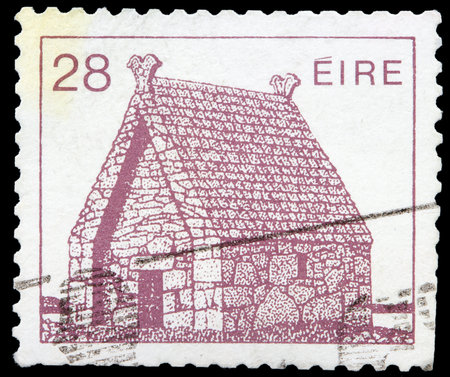 IRELAND-CIRCA 1982: A stamp printed in Ireland shows image of Oratory of St. Macdara Island, circa 1982. の写真素材