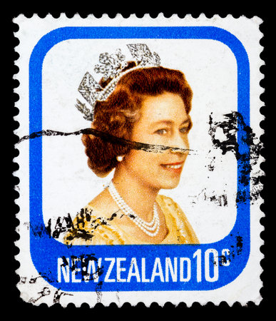 NEW ZEALAND - CIRCA 1975: A stamp printed in New Zealand showing queen Elizabeth II, circa 1975  のeditorial素材