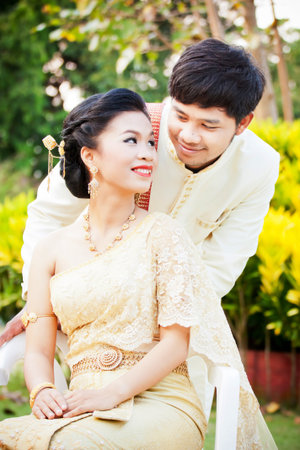 PRACHUABKIRIKHAN, THAILAND - MARCH 17; Unidentified couple sweet at a beauty temple on March 17, 2013 in Tangsai temple, Prachuabkirikhan, Thailand  The most beautiful of Thailand のeditorial素材