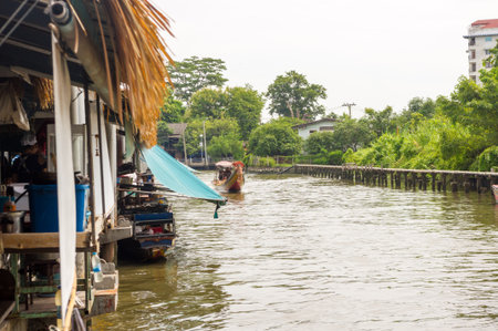 Floating marketのeditorial素材