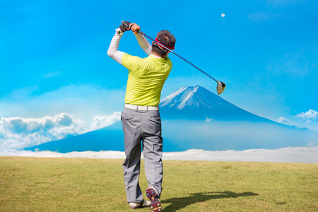 The tee ground of the golf course where fresh green is beautifulの写真素材