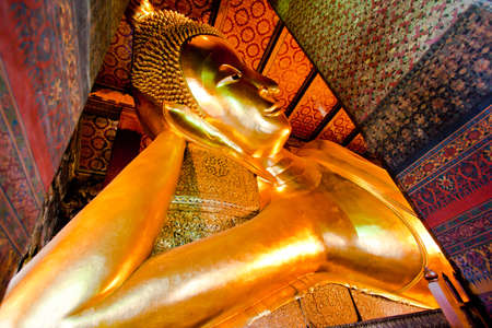 Reclining Buddha, Wat Pho, Bangkok, Thailandの写真素材