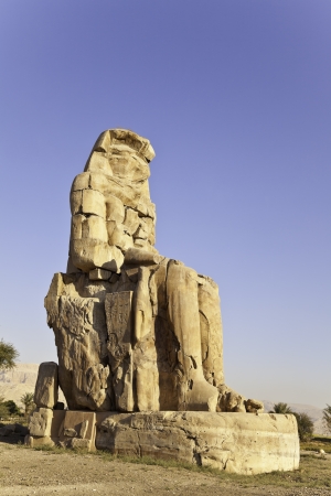 colossus memnon in the theban necropolis, luxor, egyptのeditorial素材