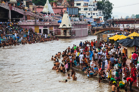 HARIDWAR, INDIA - AUGUST 16 : Hindu pilgrims visit the holy city of haridwar for bathing in ganges river.のeditorial素材