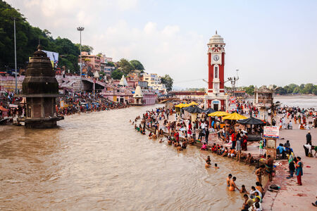 HARIDWAR, INDIA - AUGUST 16 : Hindu pilgrims visit the holy city of haridwar for bathing in ganges river.のeditorial素材