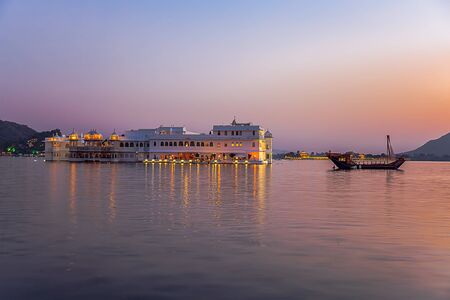 Lake Palace at sunset the palace is located in lake pichola in Udaipur Rajasthan Indiaのeditorial素材