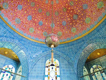 Beautiful oriental design detail on tiled wall and dome at Topkapi Palace in Istanbul, Turkey.のeditorial素材