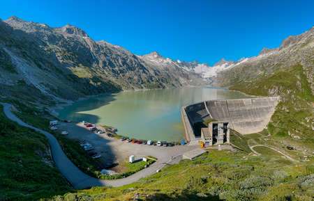 Guttannen, Switzerland - August 14, 2021: The Oberaarsee is the highest reservoir in the headwaters of the Aare in the canton of Bern (municipality of Guttannen).のeditorial素材
