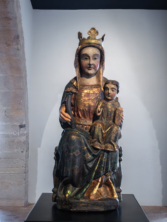 Poblet, Spain - October 8, 2023: Statue of Virgin Mary in the monastery of Santa Maria de Poblet - famous Abbey and Unesco World Heritage Site, Cataloniaのeditorial素材