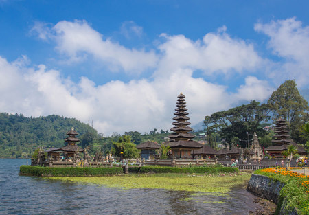 Ulun Danu temple in cloudy dayの写真素材