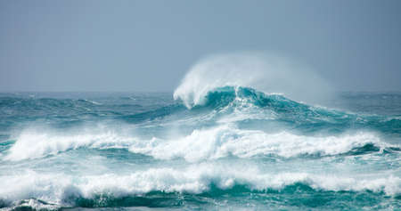 breaking wave horizontal background