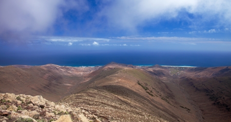 Southern Fuerteventura, Jandia, path from  Pico de Zarza, highest point of the island, towards Morro jableの写真素材