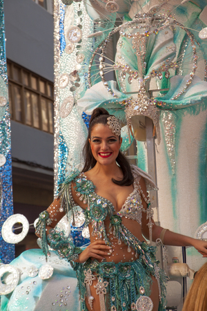 Las Palmas de Gran Canaria, Spain - March 04: Carnival Dame greets the public at Main Carnival Parade, March 4, 2017  in Las Palmas de Gran Canaria, Spainのeditorial素材
