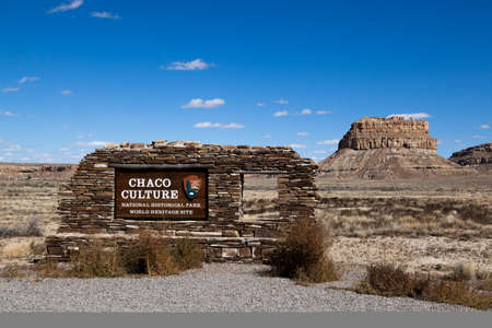 Chaco Canyon,  New Mexico / USA - September 30, 2014:  A wood and rock sign at the entrance of Chaco Culture National Historical Park and Heritage Site in Chaco Canyon, NM.のeditorial素材