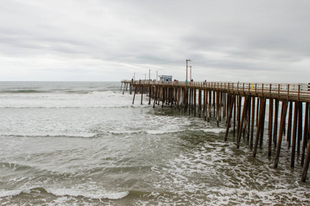 ocean pierの写真素材