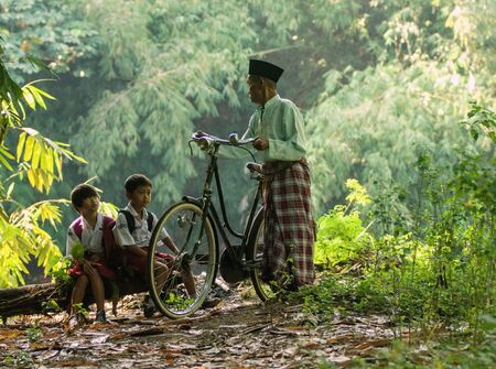 Indonesian students with grand fatherのeditorial素材