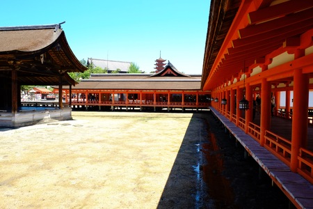 The corridor of Itsukushima at the shrine.のeditorial素材