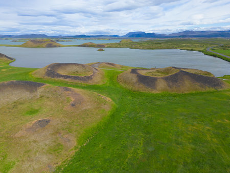 SkÃºtustaÃ°agÃ­gar volcanoes in Iceland in the summer season.の素材 [FY310209613359]