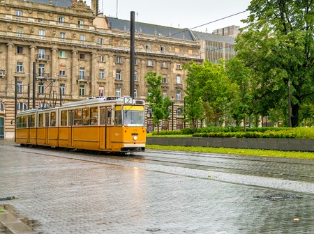 Budapest tram in front of Hungarian National Parliamentのeditorial素材