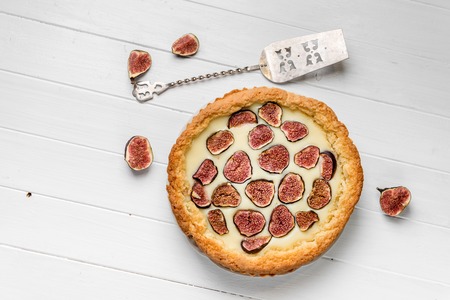 Fig tart isolated on a white background top view.の写真素材