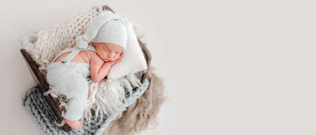 Newborn baby at homeの写真素材