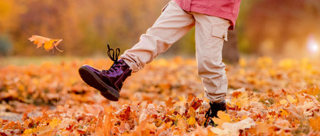 Preteen kid and golden retriever dogの写真素材
