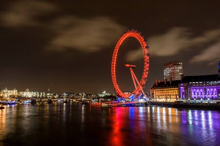Night scene of the London Eye and Thamesのeditorial素材