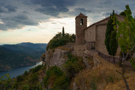 View of the Romanesque church of Santa Maria de Siurana in Cataloniaの写真素材