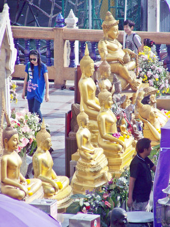 Spire of temple in new wat Traimit, Bangkok, Thailand , the name originally a temple samgeenのeditorial素材
