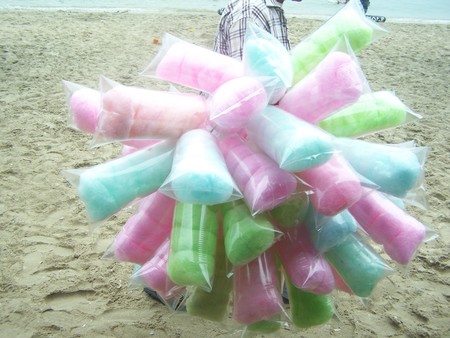 kind of Indian food made of flour Saimai colour area seaside sweets  a beach is bangsan , tourist highly popular attraction is of Thailand ,のeditorial素材