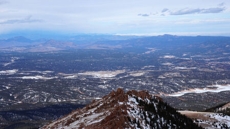 Scenery view of Pikes Peak national park, Colorado in the winterの写真素材