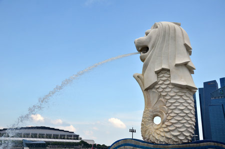 SINGAPORE - 07 AUGUST, 2016: The Merlion fountain in Singapore. Merlion is a imaginary creature with the head of a lion,seen as a symbol of Singaporeのeditorial素材