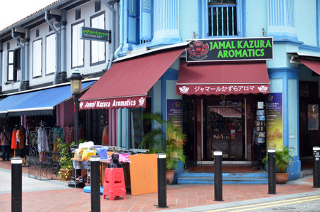 SINGAPORE - OCT 16, 2016: On the streets Arab quarter (Kampong Glam). Arab Quarter is the oldest historic shopping district of Singapore, is popular for visiting tourists.のeditorial素材
